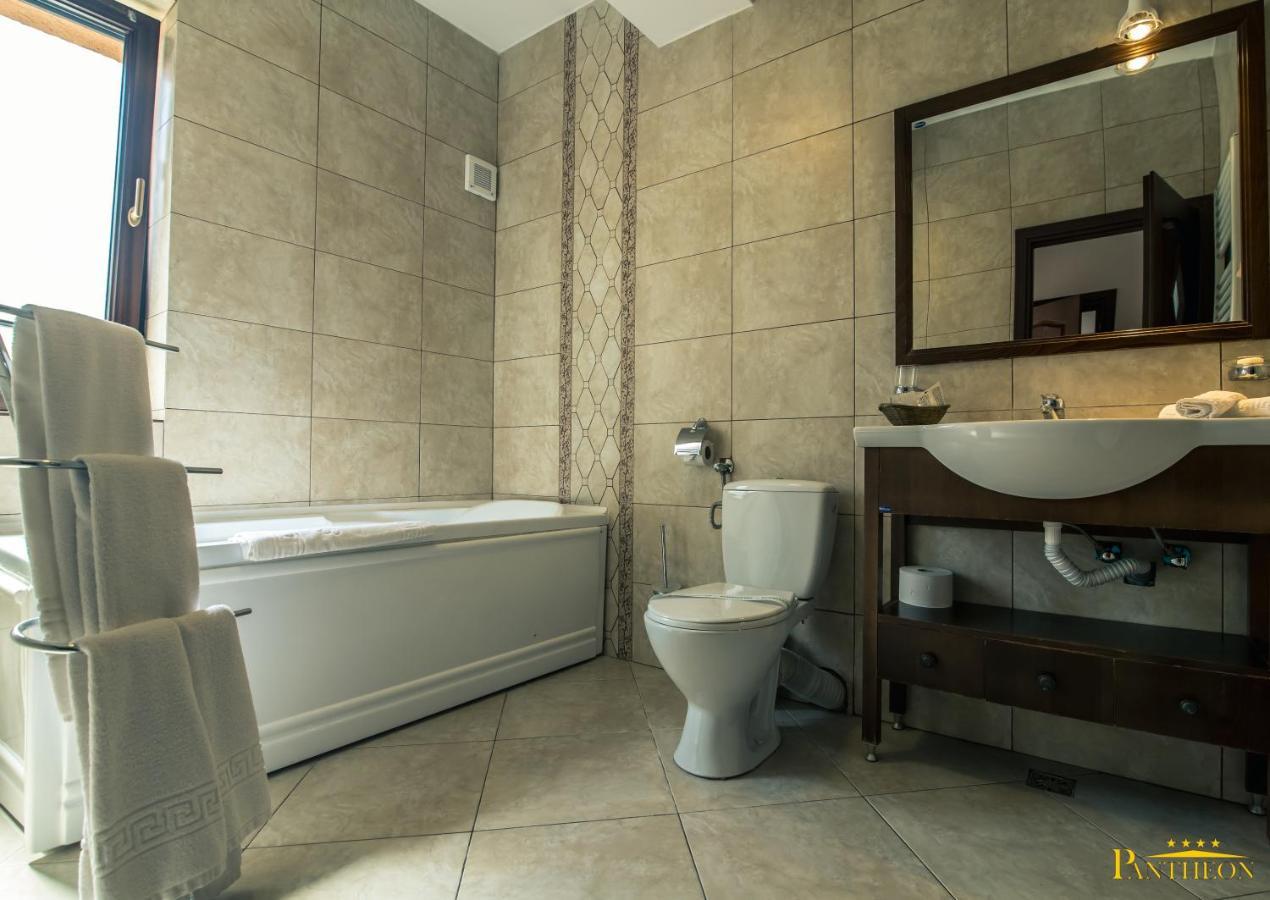 Pension Pantheon Poiana Brasov Luaran gambar