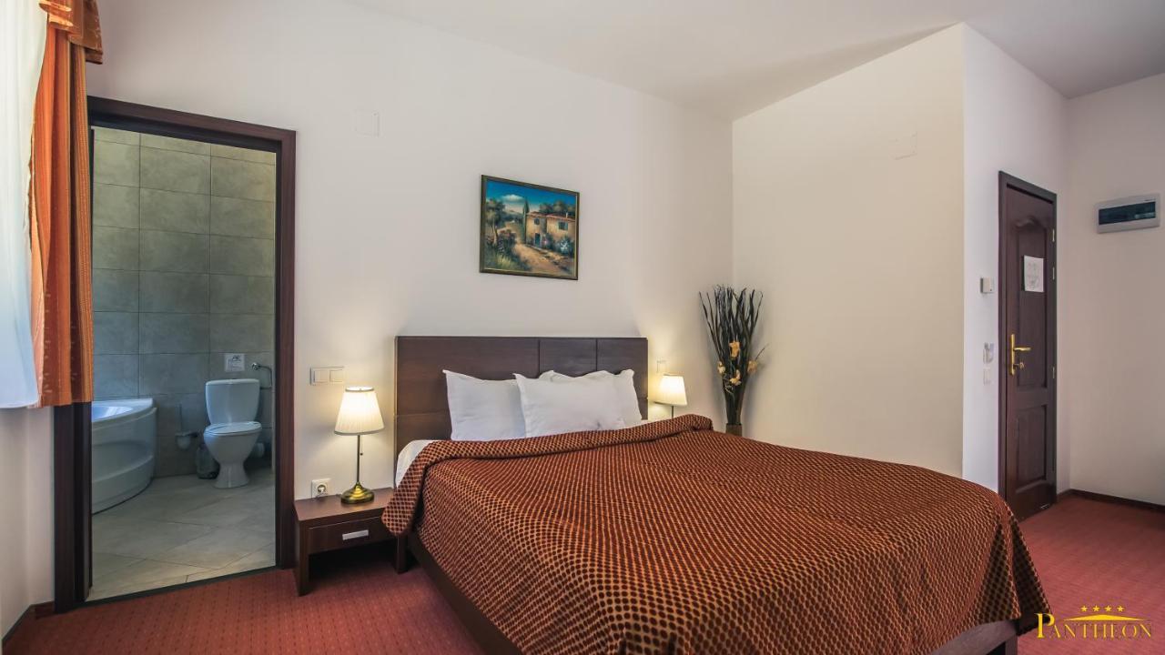 Pension Pantheon Poiana Brasov Luaran gambar