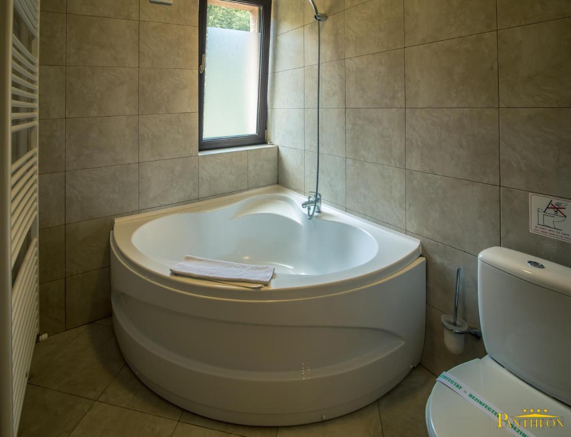 Pension Pantheon Poiana Brasov Luaran gambar