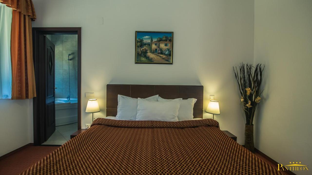Pension Pantheon Poiana Brasov Luaran gambar
