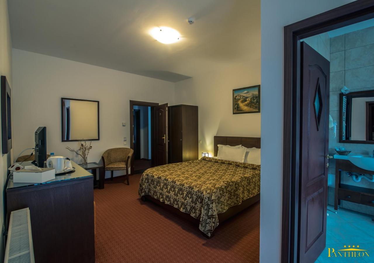 Pension Pantheon Poiana Brasov Luaran gambar