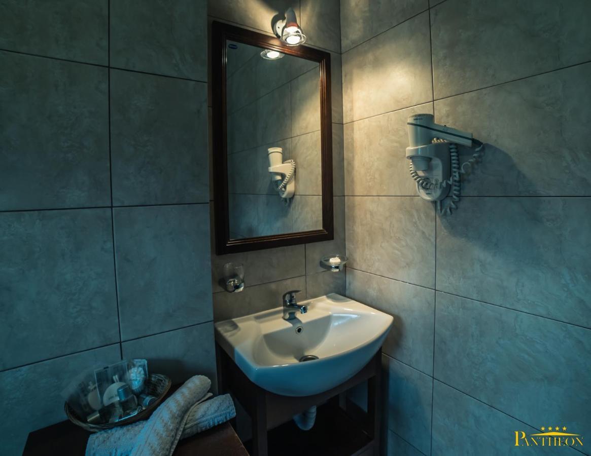 Pension Pantheon Poiana Brasov Luaran gambar