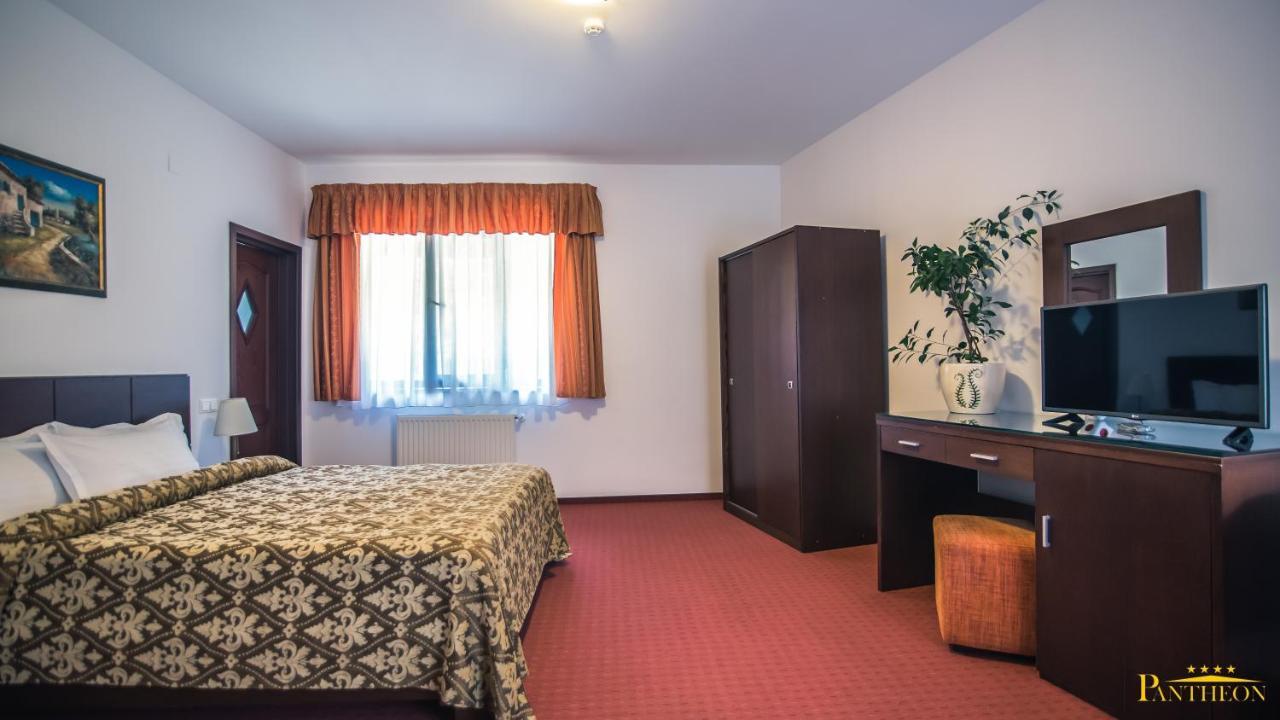 Pension Pantheon Poiana Brasov Luaran gambar