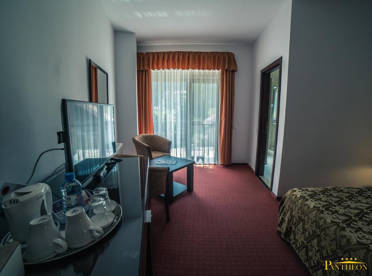 Pension Pantheon Poiana Brasov Luaran gambar