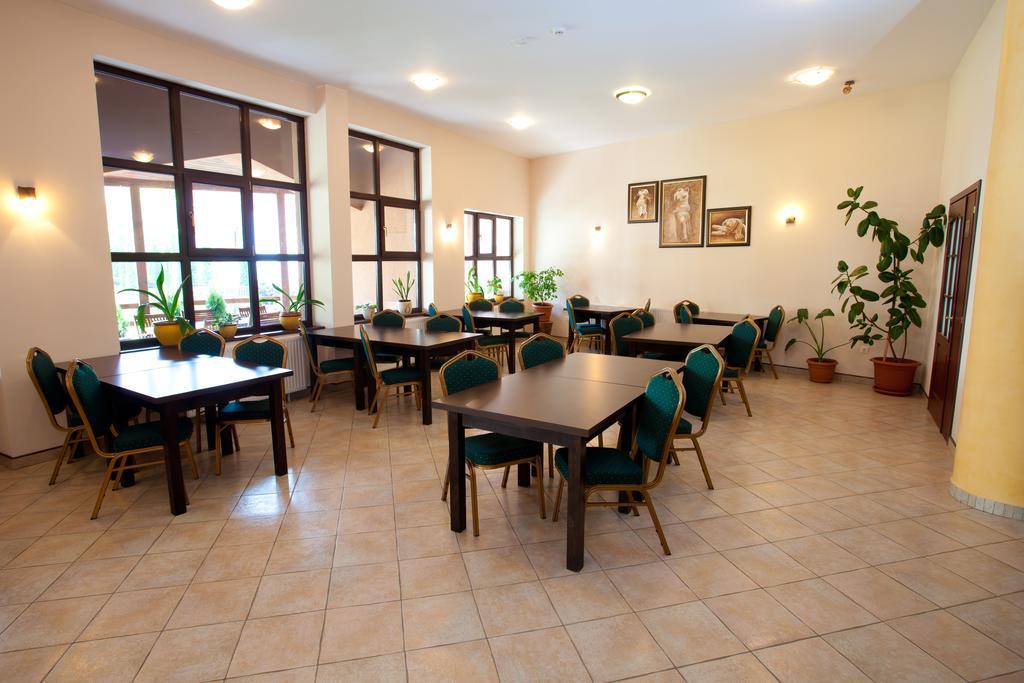 Pension Pantheon Poiana Brasov Luaran gambar